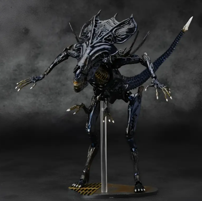 Alien Queen Collection Statues - High quality PVC, fine details, home decor and collectibles for ages 14 and up - perfect for Christmas, Halloween, Valentine's Day, April Fool's Day and New Year's gif